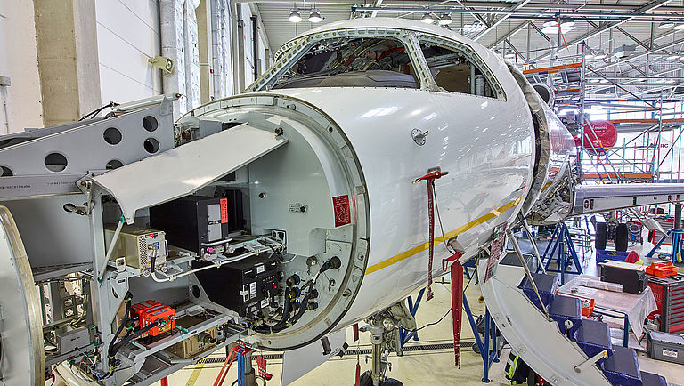 images/csm_content_avionics_cockpit_F7X_C-Check_nose_4165c5acfb.jpg