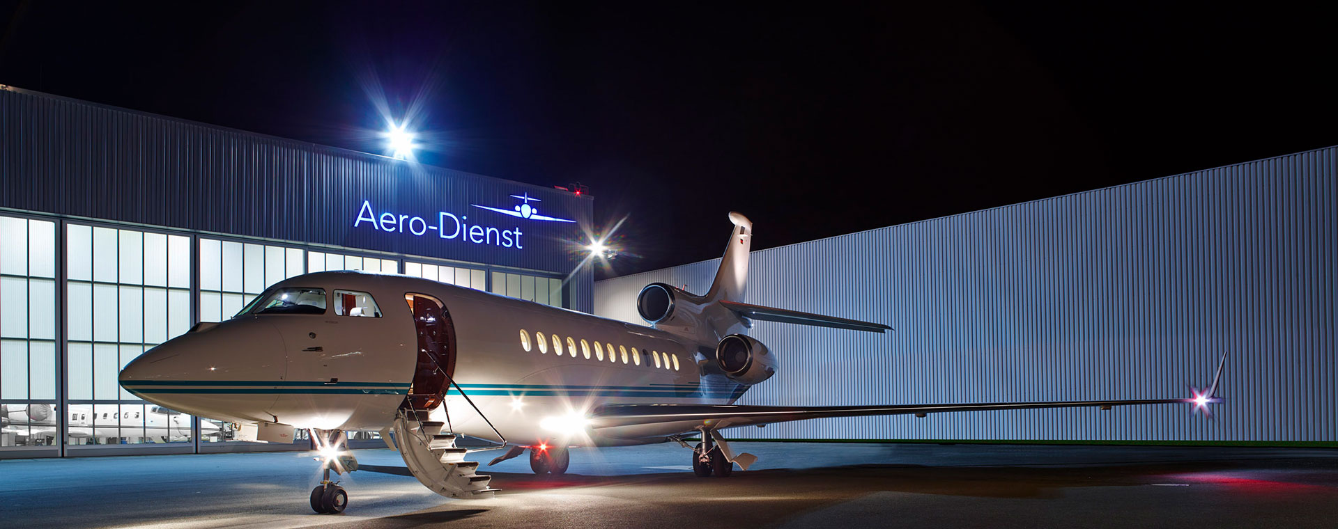 images/header/header_corporate_jet_charter.jpg